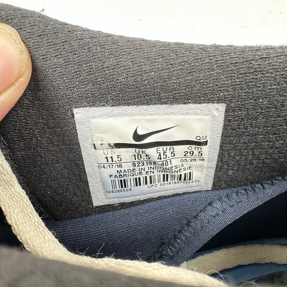Nike men 11
